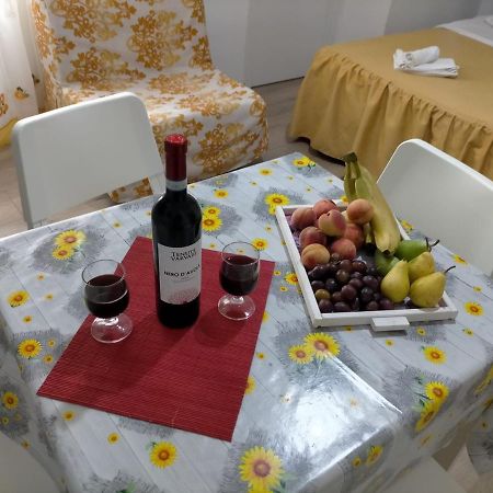 Girasole Holiday 切法卢 外观 照片