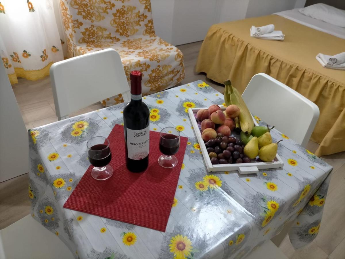 Girasole Holiday 切法卢 外观 照片