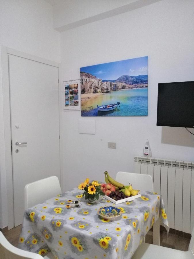 Girasole Holiday 切法卢 外观 照片
